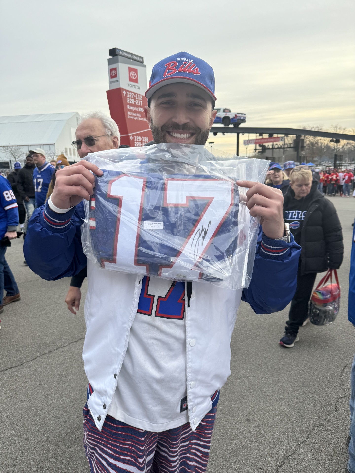 Alexander L. Miller hover